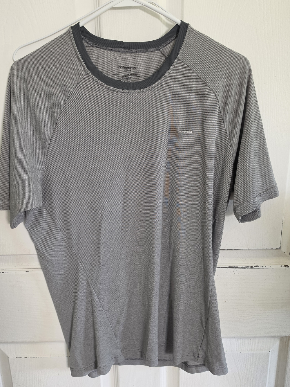 Patagonia Shirt Mens Large Gray Short Sleeve Running Hiking Crew Neck